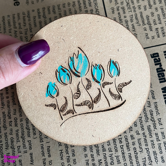 پک هدیه زیر لیوانی و گل سینه چوبی طرح لاله مجموعه 6 عددی