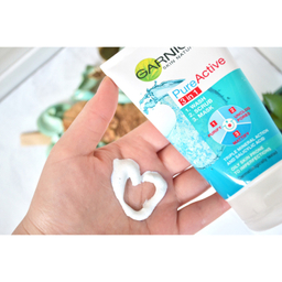 اسکراب لایه بردار گارنیه مدل Czysta Skora3w1 Z Glinka حجم 150 میلی لیتر