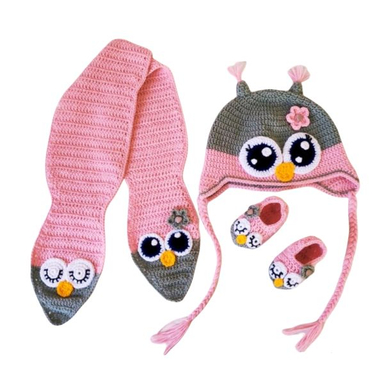 ست کلاه و شال گردن و پاپوش بافتنی نوزادی مدل عروسکی مجموعه 3 عددی