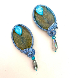 گوشواره زنانه آویزه مدل درباری دوزی کد avz198