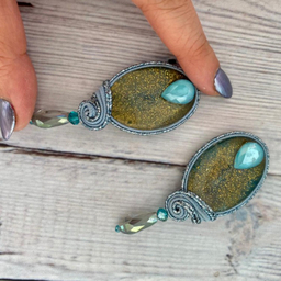 گوشواره زنانه آویزه مدل درباری دوزی کد avz198