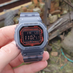 ساعت مچی دیجیتال مردانه کاسیو (Casio) مدل DW-B5600G-1DR