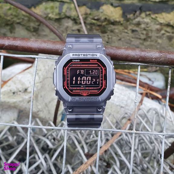 ساعت مچی دیجیتال مردانه کاسیو (Casio) مدل DW-B5600G-1DR