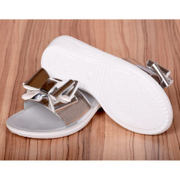 دمپایی نوزاد پاپا (Papa) مدل پاپیون هولوگرامی کد S.L.V.3.0.5.6