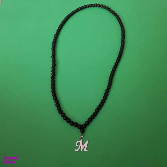 گردنبند طرح حرف M رنگ مشکی