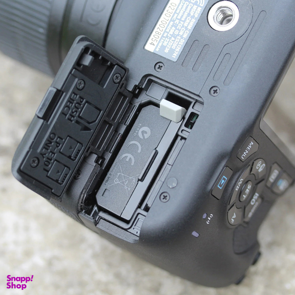 دوربین دیجیتال کانن (Canon) مدل EOS 2000D به همراه لنز 18-55 میلی متر IS II