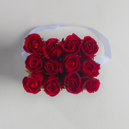 باکس گل رز قرمز (رویال سفید بزرگ)