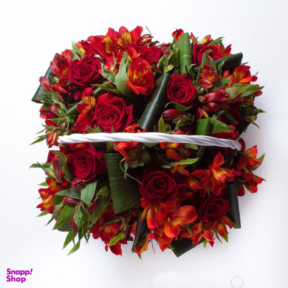 سبد گل رز و آلستر قرمز