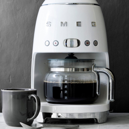 قهوه ساز اسمگ (Smeg) مدل DCF02BLEU