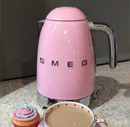 کتری برقی اسمگ (smeg) مدل KLF04