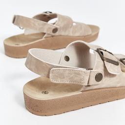 صندل زنانه ال سی وایکیکی مدل فول طبی استپ دار رنگ کرم