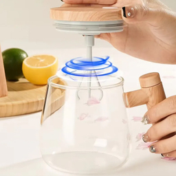 ماگ همزن دار مدل EM-CUP به همراه 2 عدد باتری نیم قلم