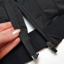 نیم تنه ورزشی زنانه ماییلدا مدل بند چسبی پددار پشت ضربدری کد 5166-805 رنگ مشکی