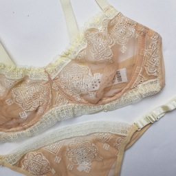 ست شورت و سوتین زنانه برتا مدل توری کد 2420C رنگ کرم