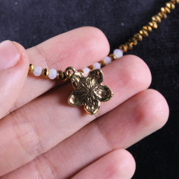 گردنبند زنانه طرح گل مدل دست ساز منجوقی کد 03