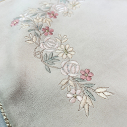 سجاده و جانماز صفاهوم مدل گلریز گلدوزی طرح عروس کد 6