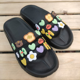 دمپایی دخترانه زیتون مدل کیوتی رنگ مشکی