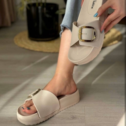 دمپایی زنانه پاپا مدل میترا سگک دار کد 7145 رنگ کرم