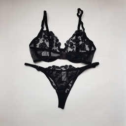 ست شورت و سوتین زنانه برتا مدل توری کد 2020SQ رنگ مشکی