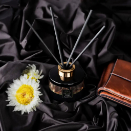 خوشبو کننده هوا لوریس مدل نیچ کد 4741 رایحه عود و یلانگ