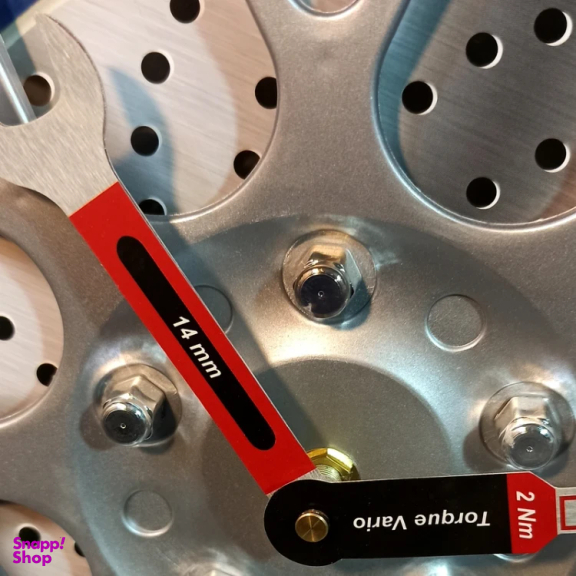ساعت دیواری شوبرت مدل 5212 طرح تایر