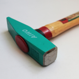 چکش آیوو مدل مهندسی کد YP-500GR وزن 620 گرم