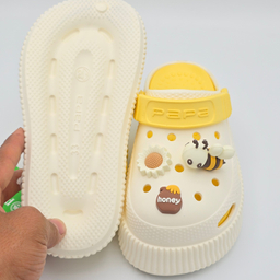 صندل بچگانه پاپا مدل کراکس کد 25335 رنگ کرم زرد