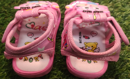 صندل نوزاد مدل سوتی چسبی خواننده کد 12