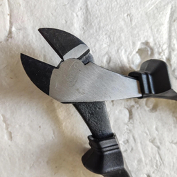 انبر دست انبر سیم چین و انبر دم باریک و انبر سیم چین کله گاوی نیدر مدل AJ-NDR-10