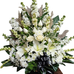 باکس گل طبیعی گلی کد 20098 رنگ سفید