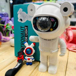 چراغ خواب مدل فضانورد کهکشانی اسپیکر دار کد 03 به همراه جاکلیدی مجموعه 2 عددی