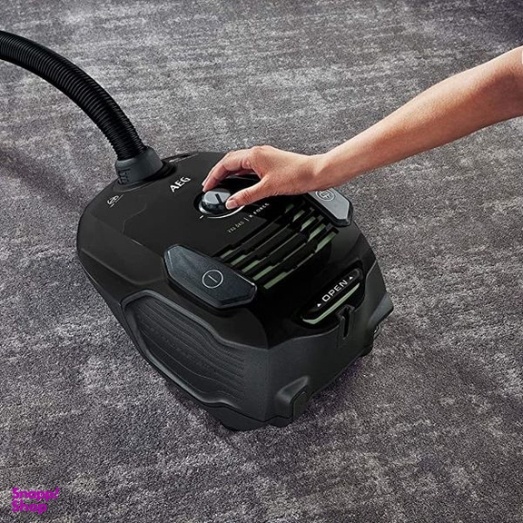 جاروبرقی آ ا گ مدل VX6-2-OKOX