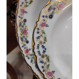 سرویس چینی 102 پارچه کامل غذا خوری چینی زرین ایران سری ایتالیا اف مدل گلستان درجه عالی
