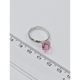 انگشتر زنانه طرح سواروسکی مدل مکعب کد swarovski99
