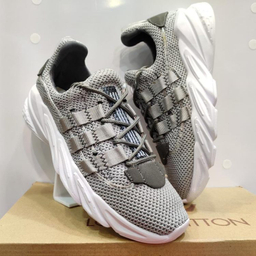 کفش پیاده روی مدل یزی کد 013 رنگ طوسی