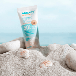 کرم ضد آفتاب و ضد لک آنتی اکسیدان آگرادو مدل SPF50 رنگ متوسط CC کرم حجم 75 میلی لیتر
