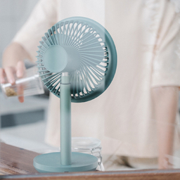 پنکه رومیزی ای آی سو لاو مدل F5P ظرفیت 4000 میلی آمپر ساعت