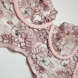 لباس خواب زنانه برتا مدل توری فنردار کد 2600EMP رنگ صورتی چرک