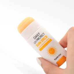 ضد آفتاب استیکی فارم استی مدل UV protect وزن 16 گرم
