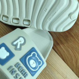 دمپایی بچگانه زیتون مدل الیت رنگ کرم