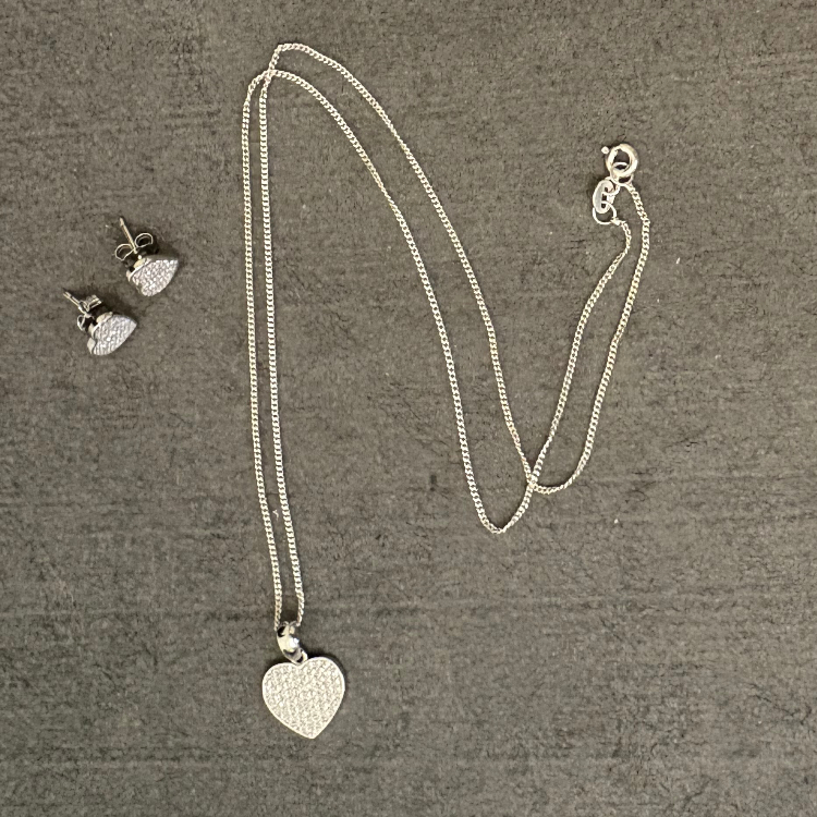 نیم ست نقره زنانه گیرا مدل قلب کد G975