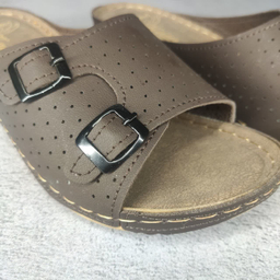 دمپایی طبی زنانه کمند مدل 109 رنگ شکلاتی