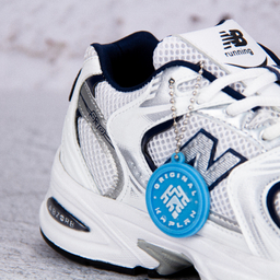 کفش ورزشی زنانه طرح نیوبالانس 530 کد 2333 رنگ سفید سرمه ای