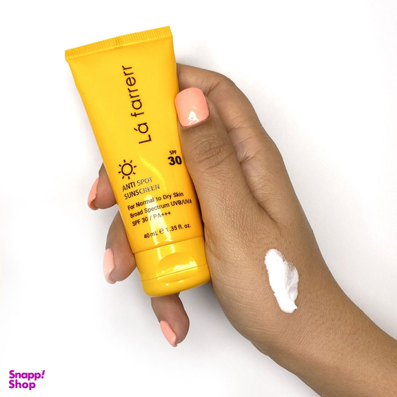 کرم ضدآفتاب و ضد لک بی رنگ لافارر مدل SPF 50 مناسب پوست های چرب و مستعد آکنه حجم 40 میلی لیتر
