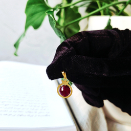 آویز گردنبند طلا 18 عیار زنانه گوزن مدل انار یلدا کد MG478