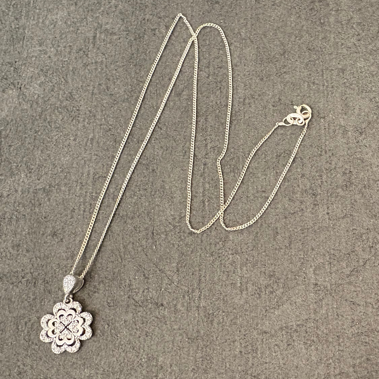 گردنبند نقره زنانه گیرا مدل گل کد G1049