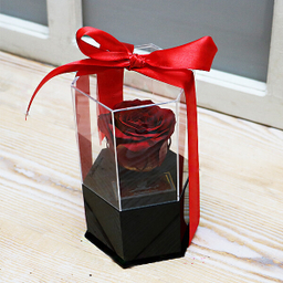 جعبه گل رز جاودان کد 05 رنگ قرمز