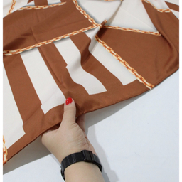 روسری زنانه آنالیا مدل ابریشم دست دوز طرح زنجیری کلاسیک کد ana-2821