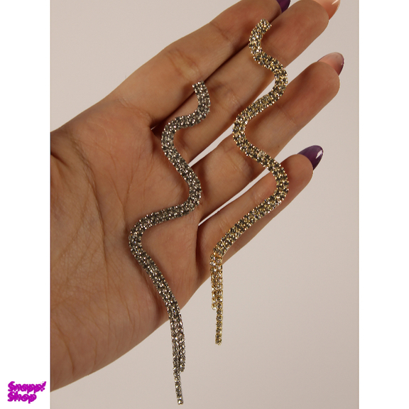 گوشواره زنانه مدل نگین دار آویزی طرح ماری کد 0013