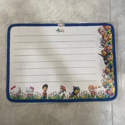 تخته وایت برد رویش